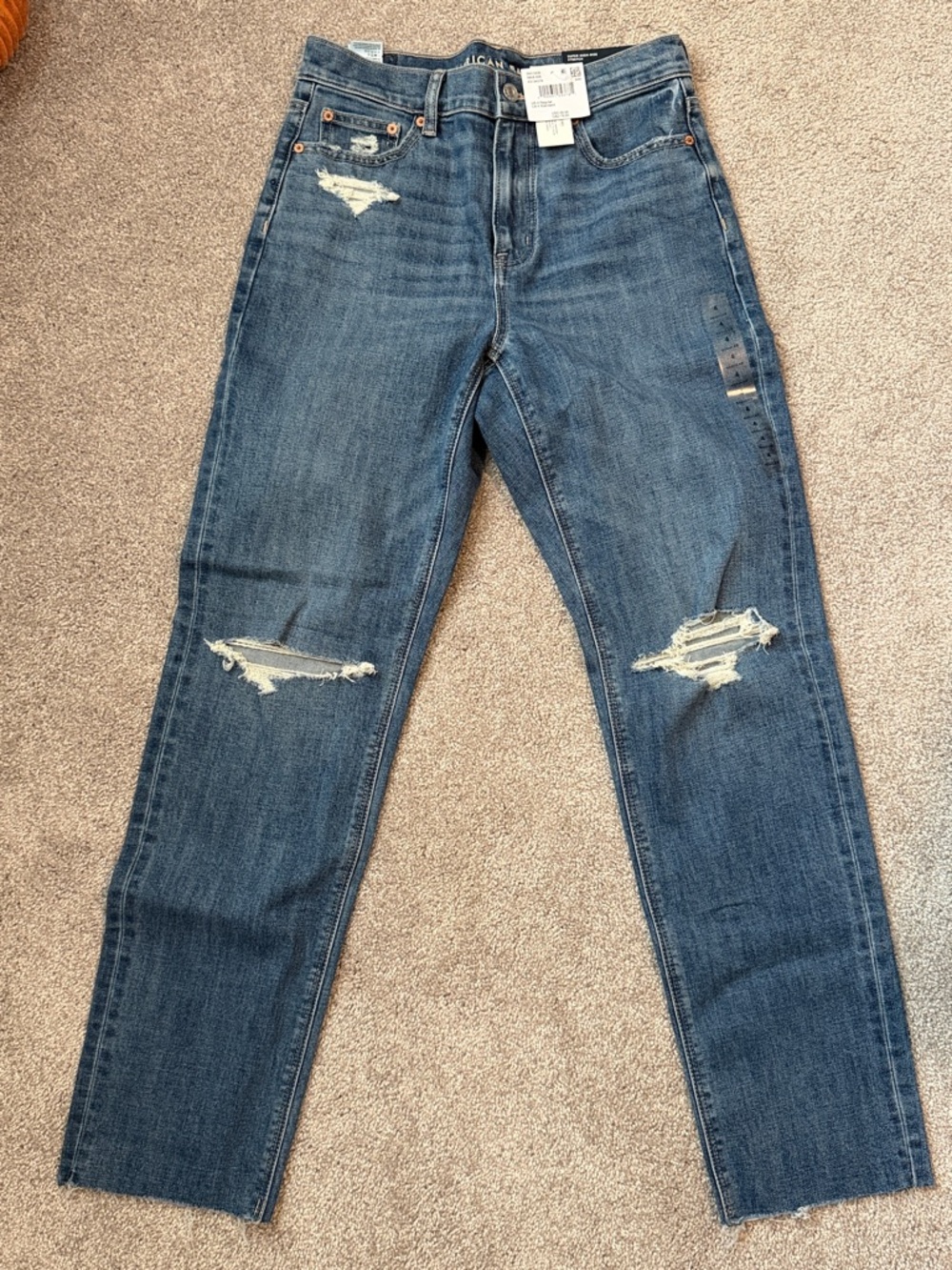 NWT American Eagle straight Jean sz 4 (27w)